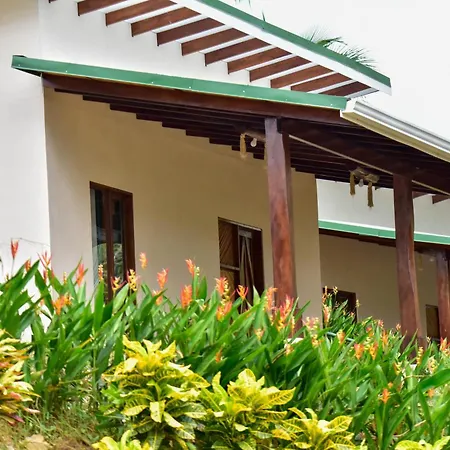Tarcoles Birding Lodge Exterior photo